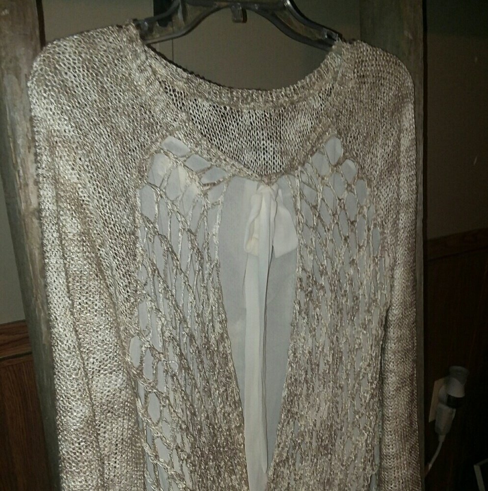 BOUTIQUE TOP - Picture 2 of 3